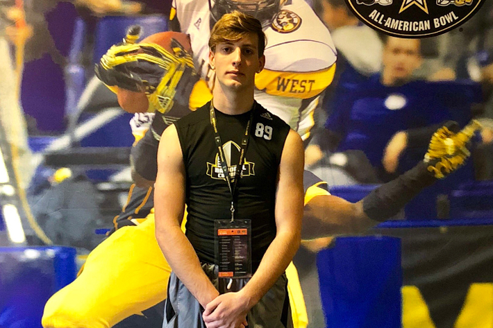 Freshman+Bobby+Walchak+attends+the+National+Combine+and+U.S.+All-American+Bowl.+He+was+chosen+out+of+a+selected+group+of+underclassmen+football+players+throughout+the+country.+%E2%80%9CWhile+I+was+at+this+camp%2C+we+did+things+like+the+broad+jump%2C+vertical+jump+and+40-yard+dash.+We+also+had+one-on-one+competitions+against+cornerbacks%2C+with+the+quarterback+throwing+at+us%2C%E2%80%9D+Walchak+said.+