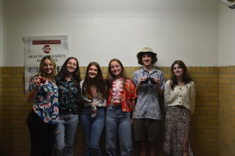 On Monday, October 24th students and staff participated in the Red Ribbon Week theme, which was tourist day. Students and staff wore Hawaiian shirts to represent the theme.